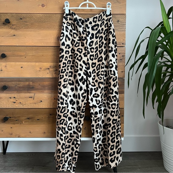 Banana Republic Cheetah Print Wide Leg Pant - Picture 1 of 8